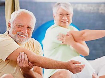 Chiropractors Baffled: Simple Stretch Relieves Years of Back Pain (Watch)